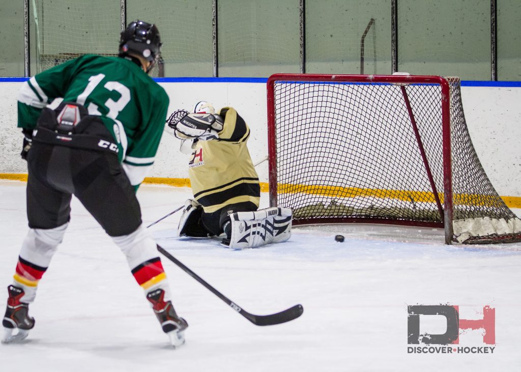 adultbeginnericehockeylearntoplayskatinglessonscalgary36