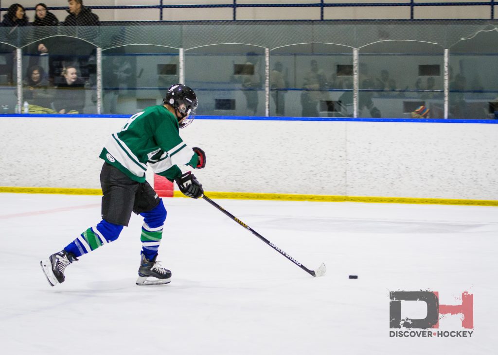 adultbeginnericehockeylearntoplayskatinglessonscalgary39